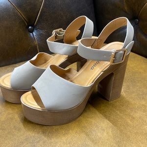 Platform taupe heeled sandal